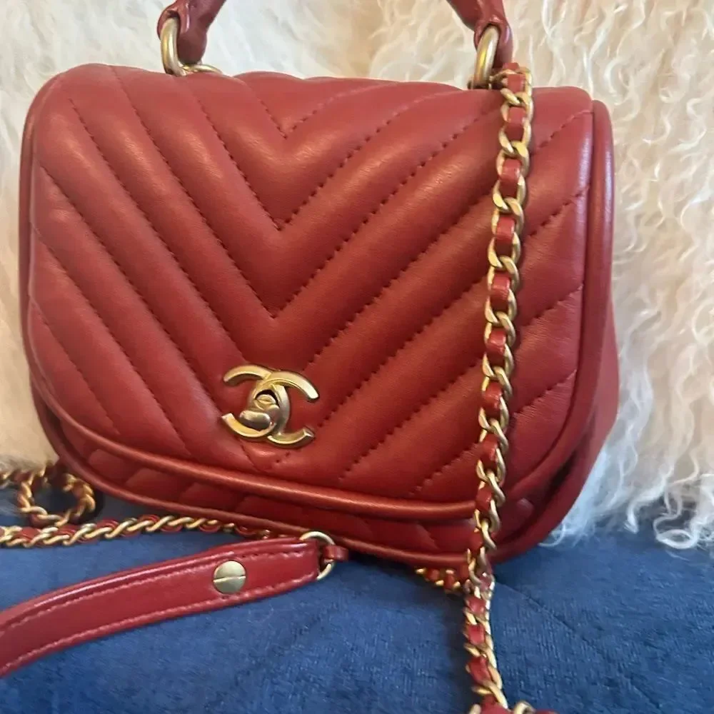 Chanel Red chev coco handle small Leather Handbag